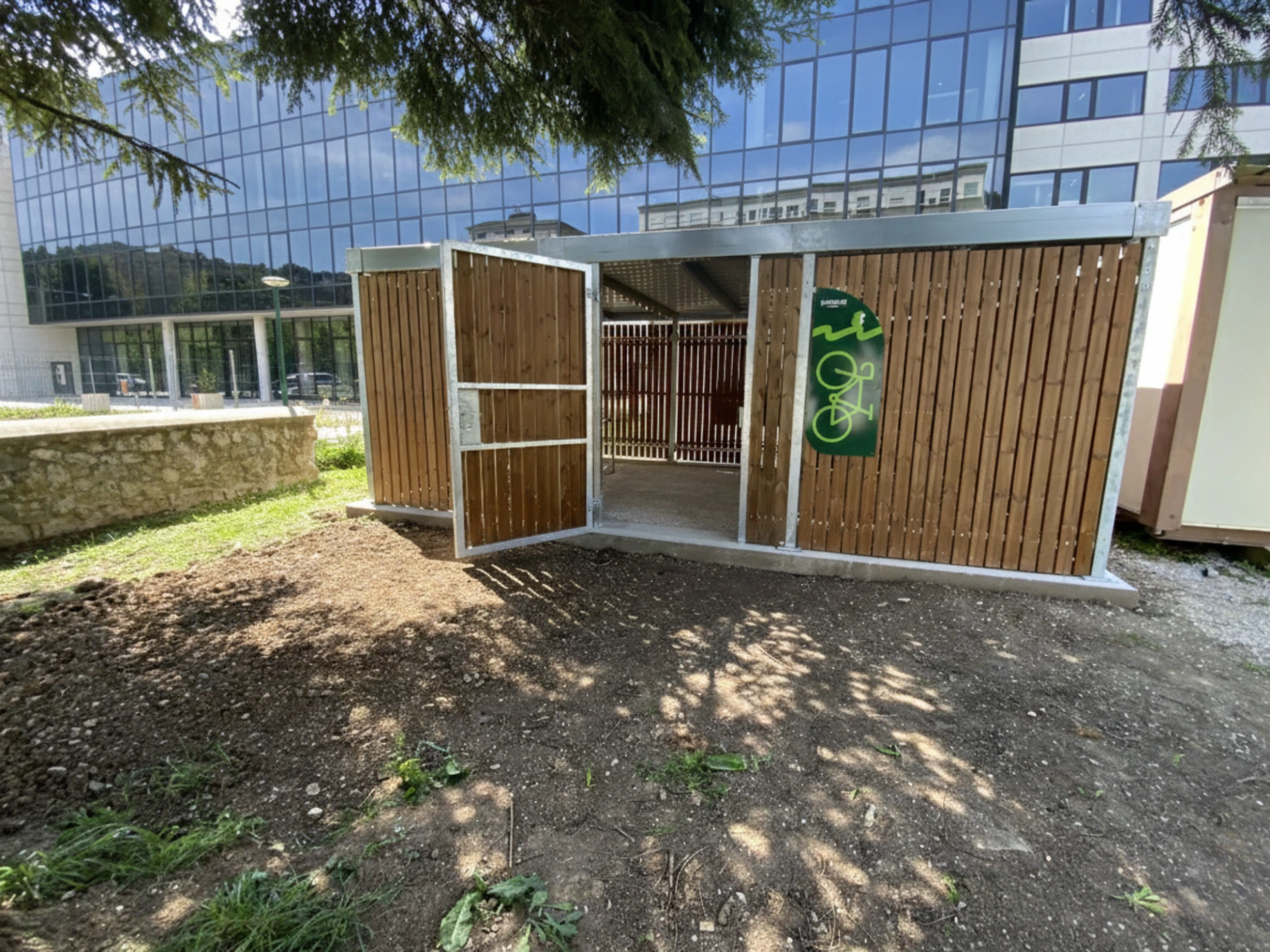 Abri vélo bois fermé et sécurisé