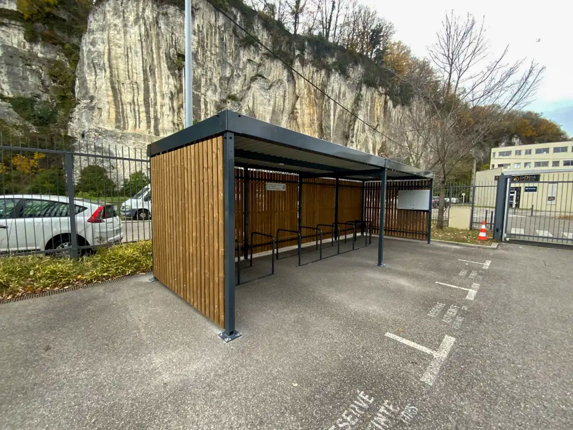 Abri vélo bois ouvert pour entreprise