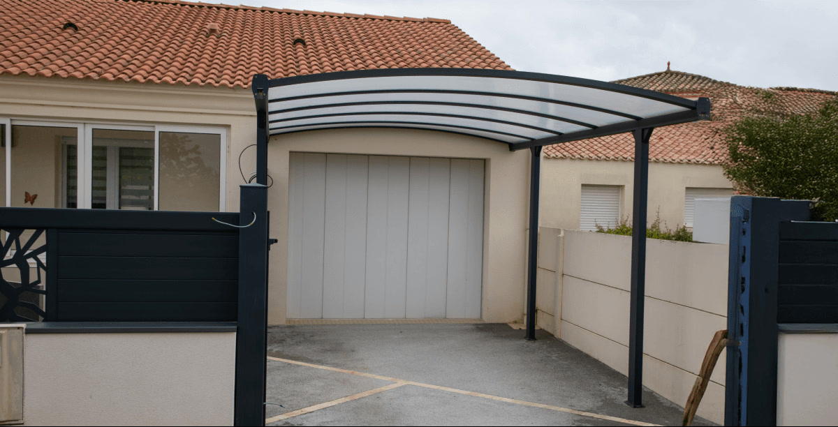 Carport à toiture arrondie