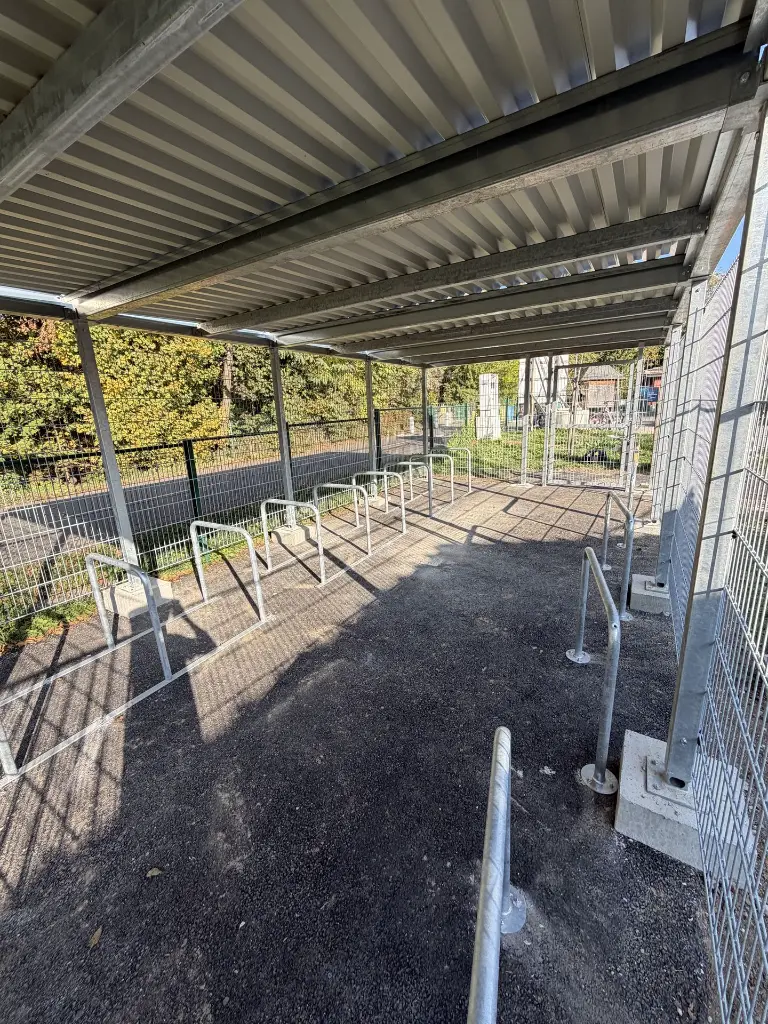 intérieur abri vélo métallique fermé rack vélo double étage