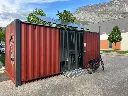 labri-velo-securise-sur-la-base-dun-container-maritime.webp