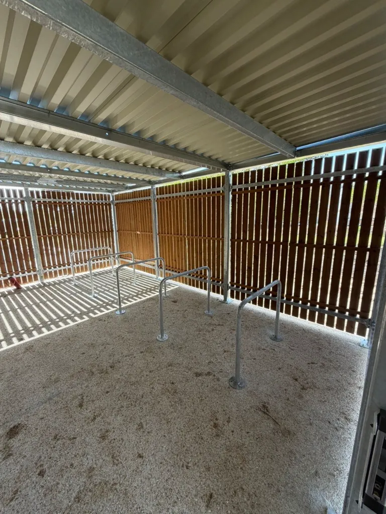 intérieur abri bosquet.webp