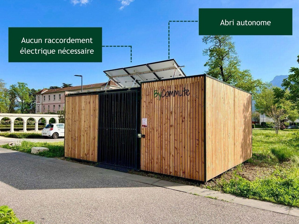 Abri vélo fermé autonome équipé de panneaux solaires