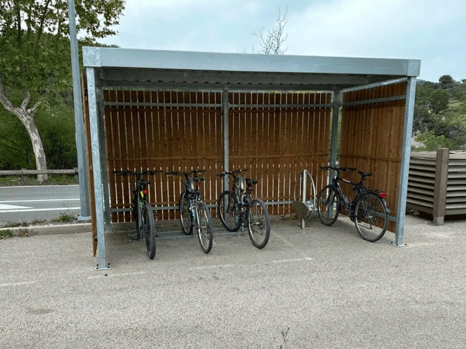 ByCommute installa 3 ricoveri per biciclette in legno per il Pays des Paillons