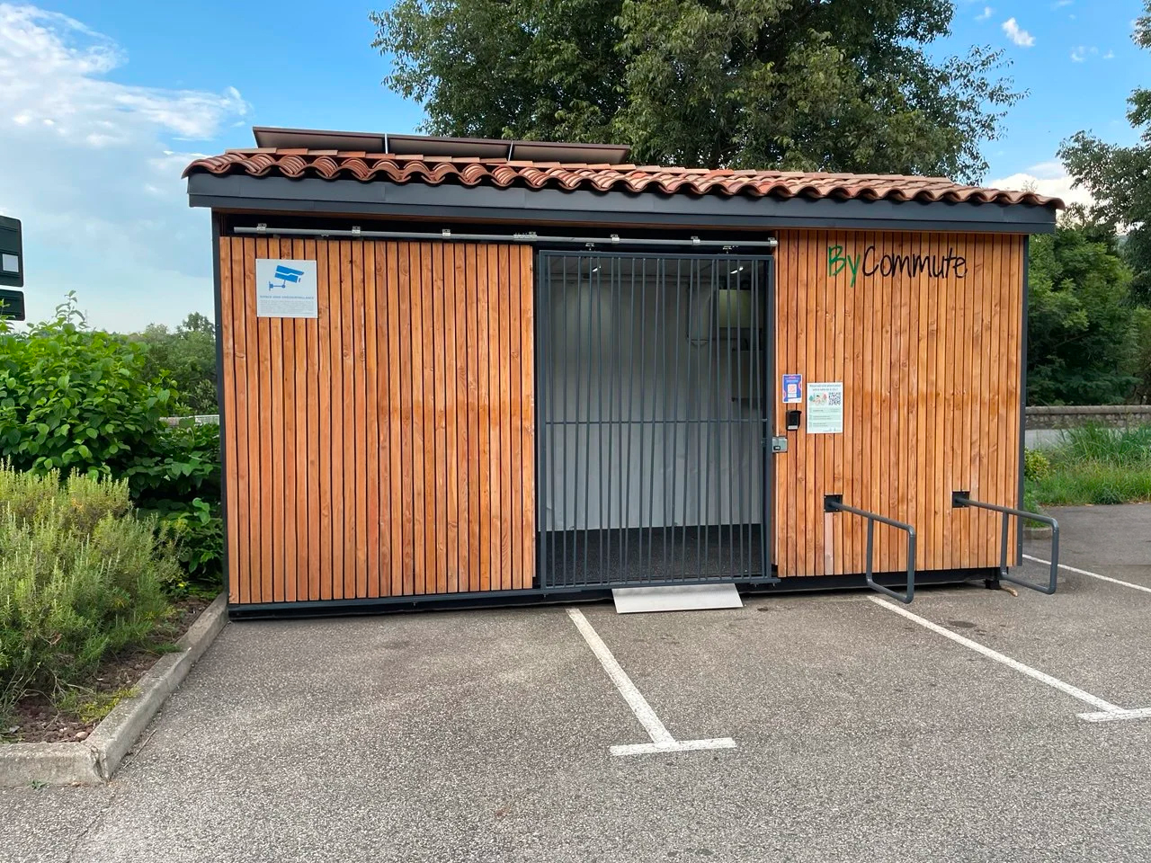 ByCommute installeert een fietsenstalling in Beauchastel
