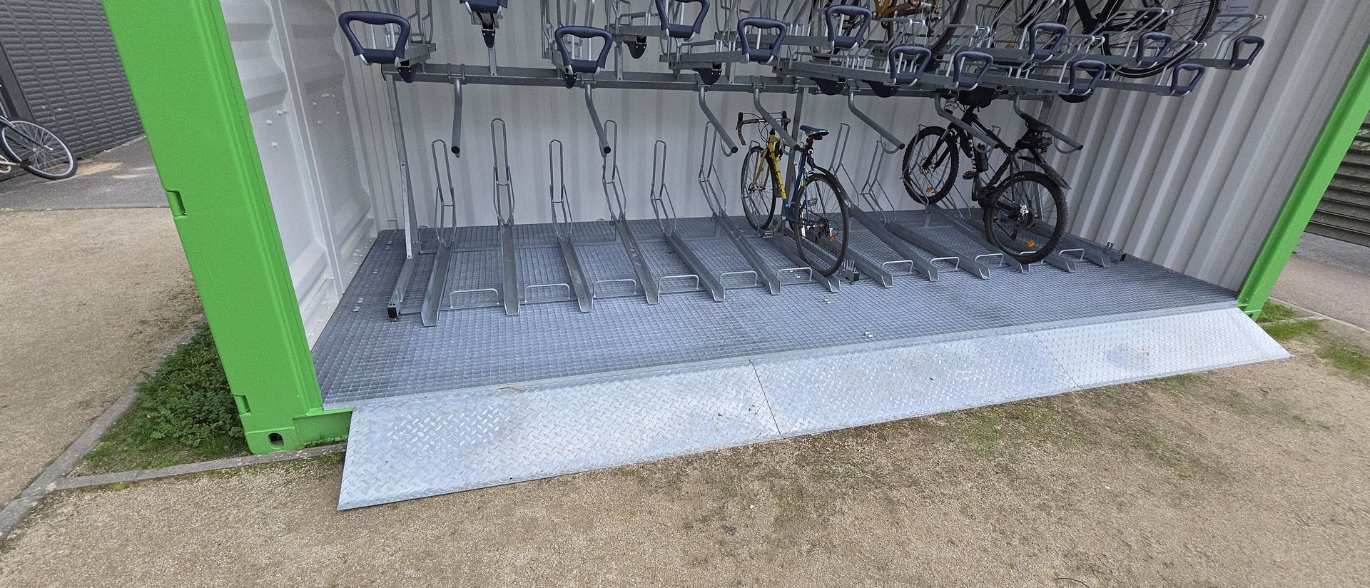 ByCommute installa un ricovero container per Naval Group