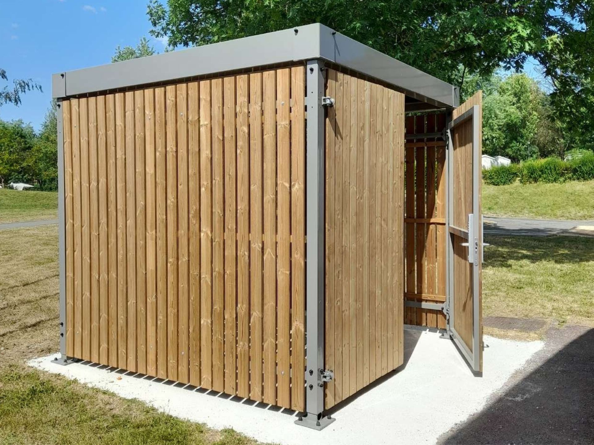 ByCommute instala un refugio para bicicletas para el camping municipal de Cluny