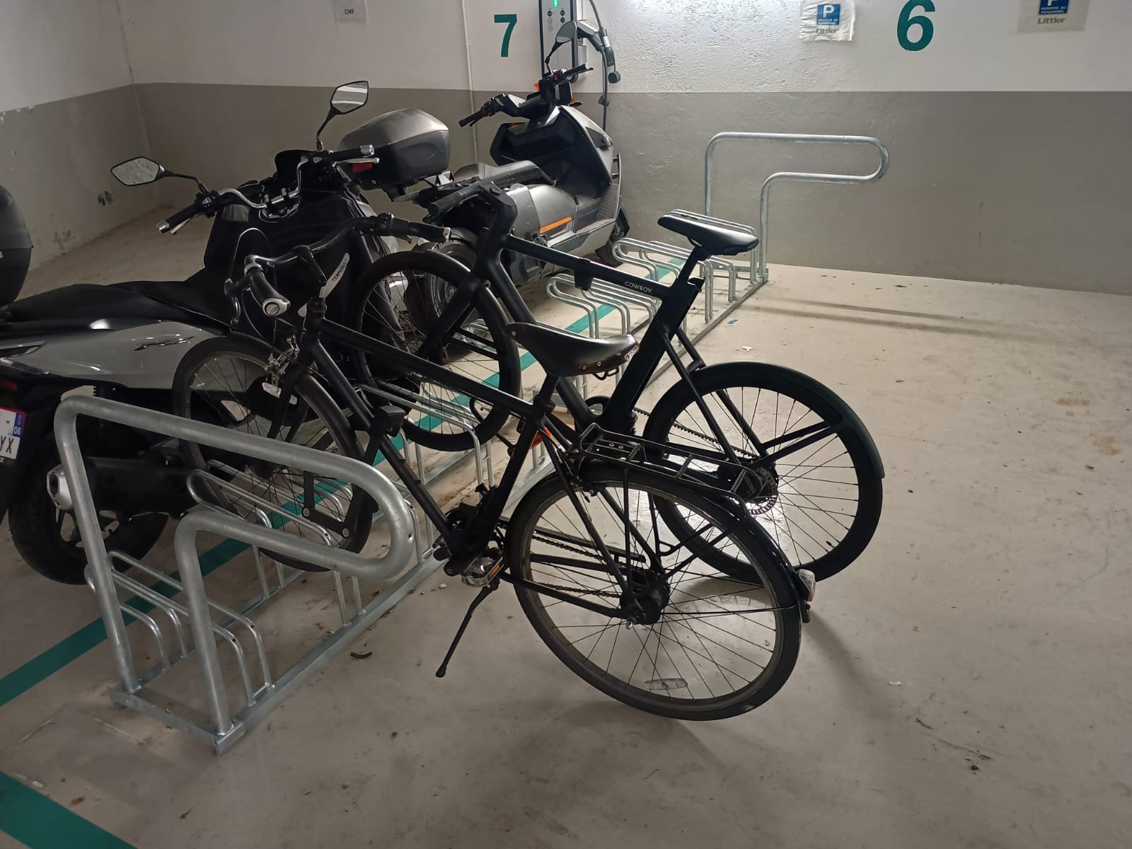 ByCommute installiert Taillefer-Fahrradbügel bei LITTLER FRANCE